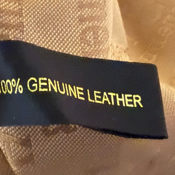 π¨π¦π¨π¦π¨π¦ NWOT Etienne Aigner Leather Metallic Gold Purseπ¨π¦π¨π¦π¨π¦ - Picture 11 of 12